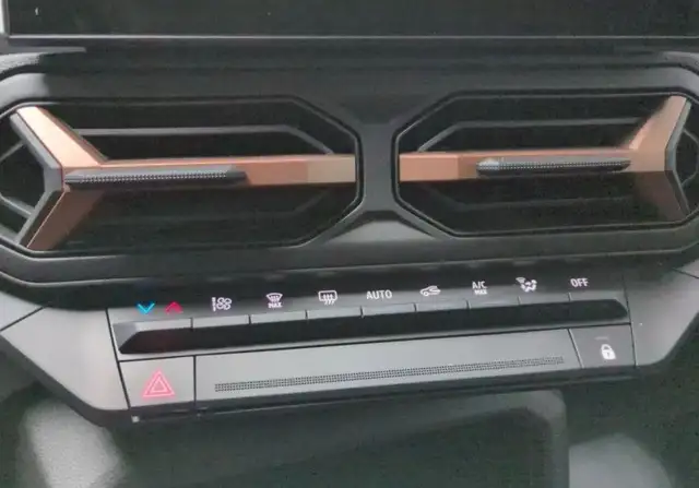Dacia Duster view 8
