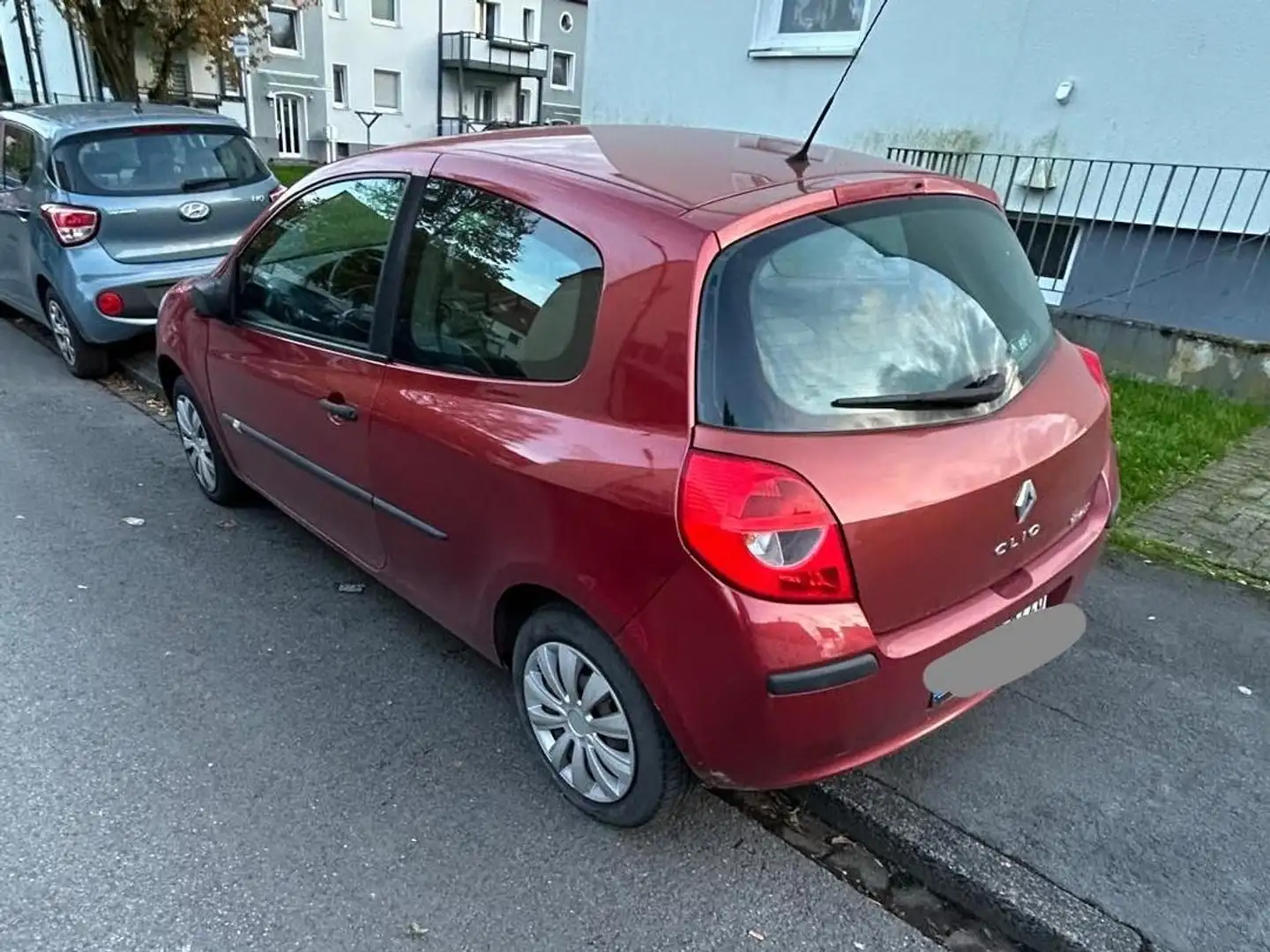 Renault Clio Rot - 1