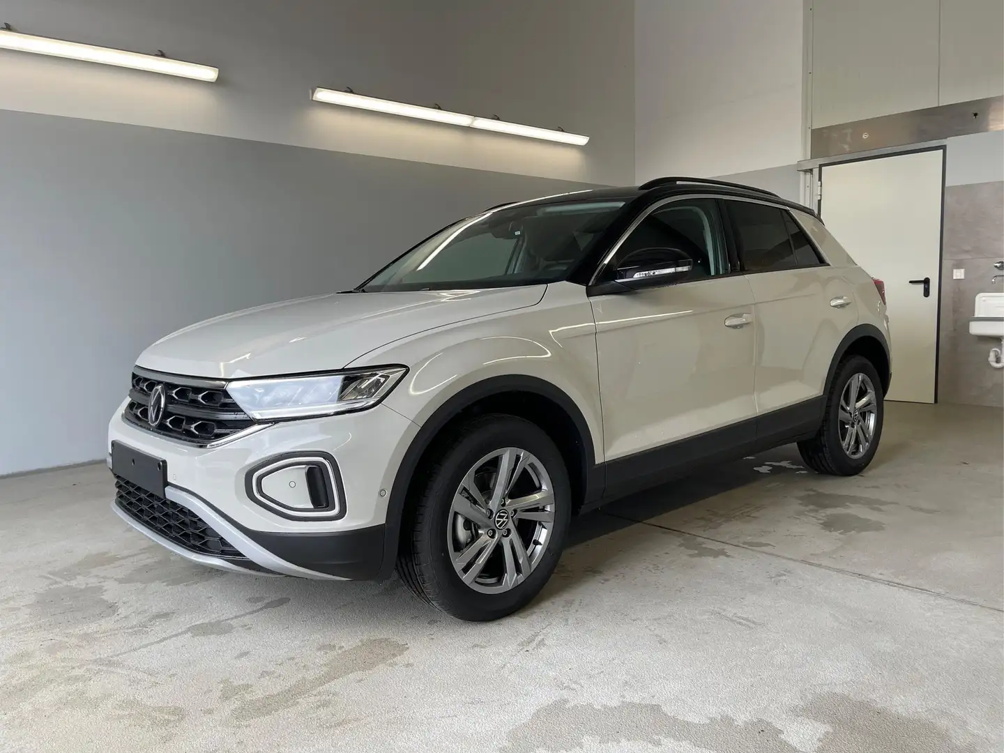 Volkswagen T-Roc Life 150PS DSG AHK+Kessy+Kamera+ACC+Sitzheiz+Na... Grau - 1