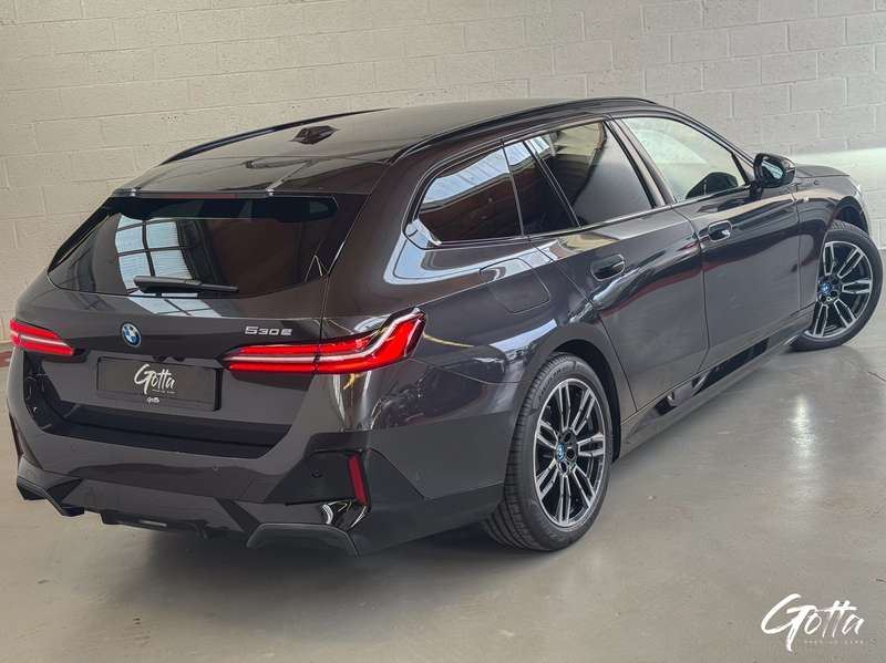 Photo du véhicule BMW 530