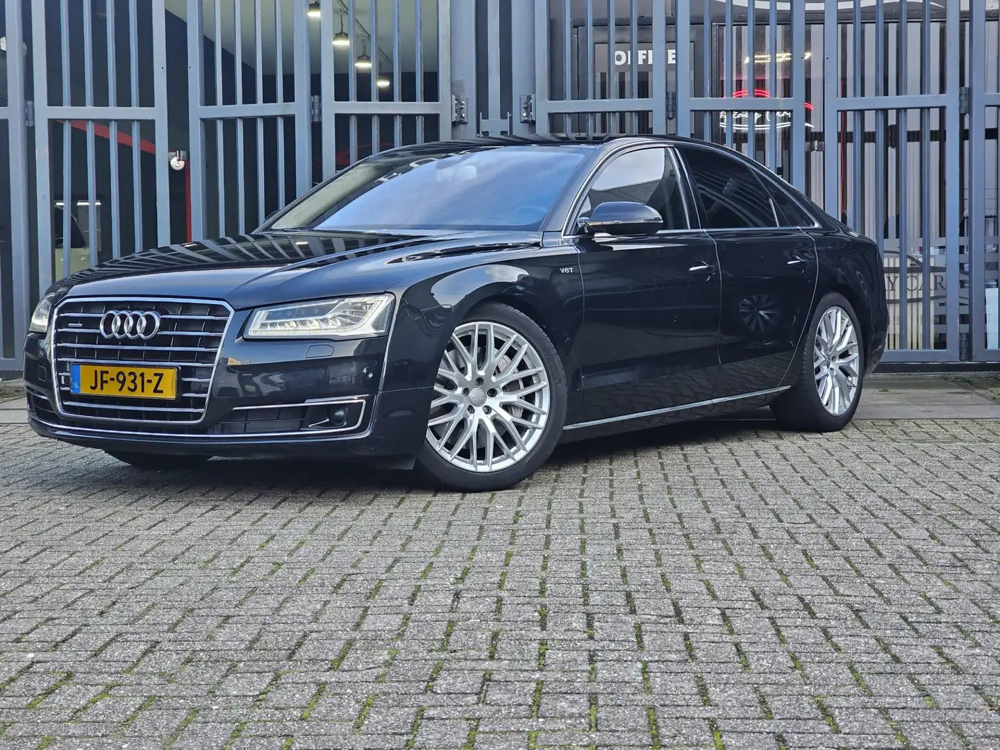 Audi A8 4.2 TDI quattro Pro Line+ Massage 360CAM Zwart - 1