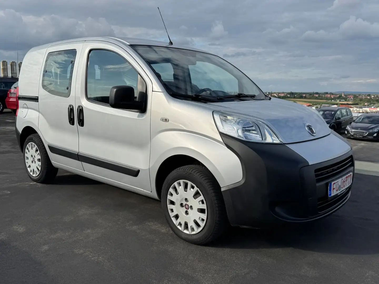 Fiat Qubo Fiorino1.4 57 KW Natural CNG/Benzin Dynamic Grau - 1