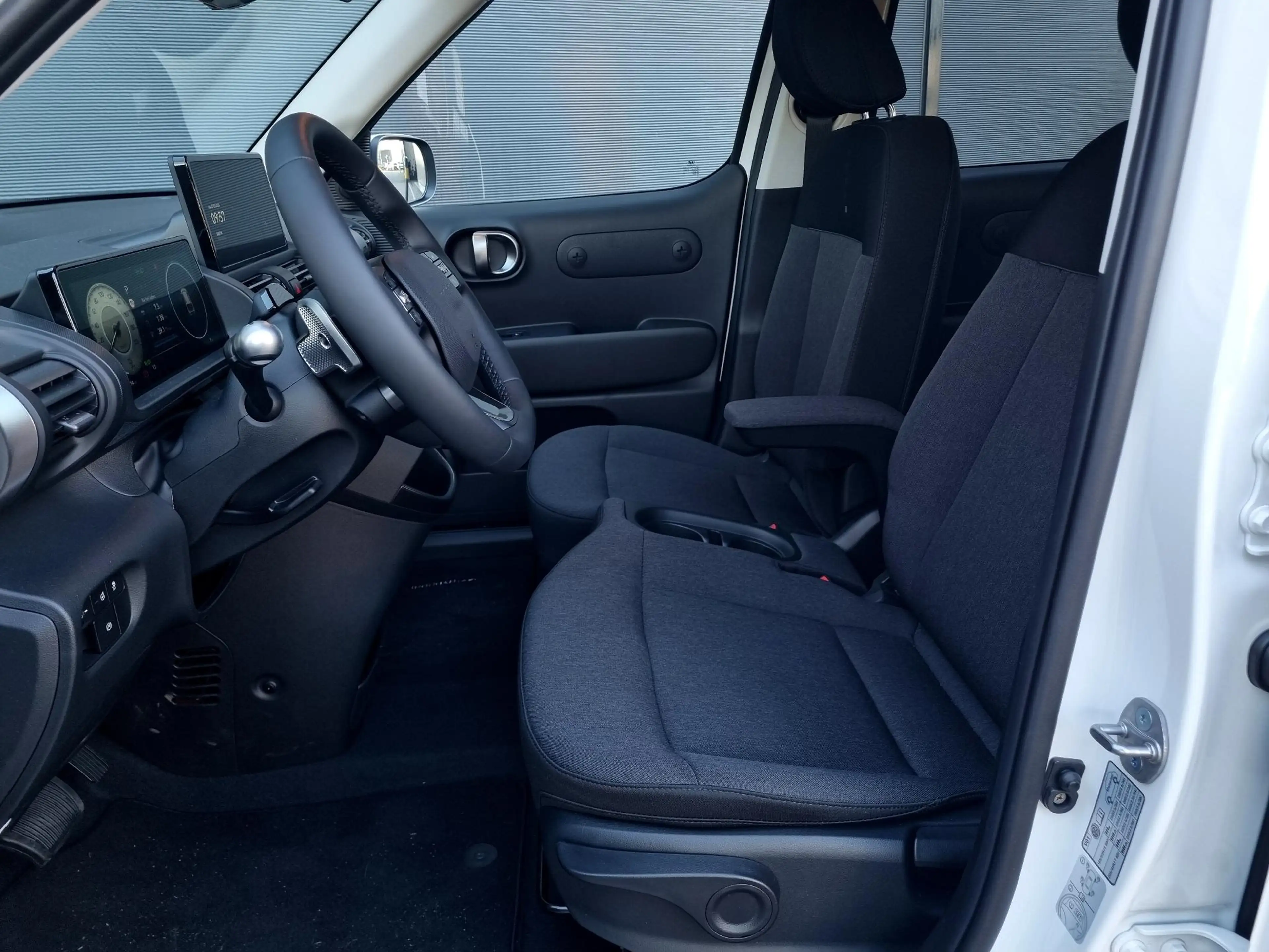 Hyundai Inster Pulse 49 kWh / Airco/ Cruise control/ Apple carpla — photo 4