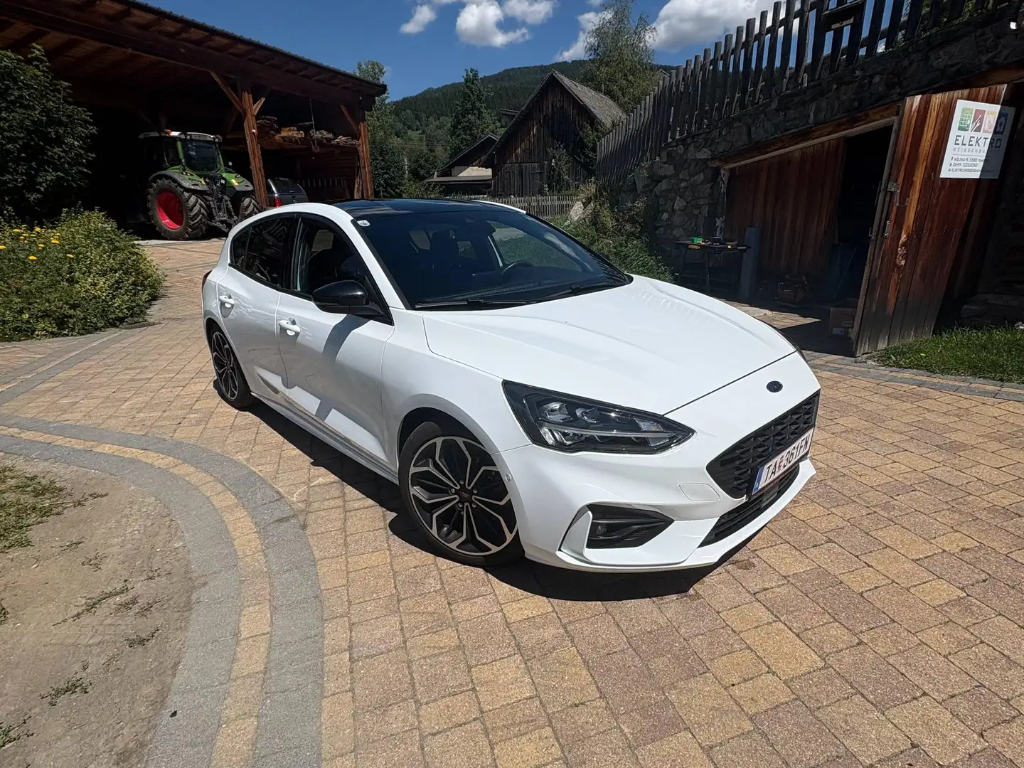 Ford Focus Focus 1,5 EcoBoost ST-Line Business Aut. ST-Line Business Weiß - 2
