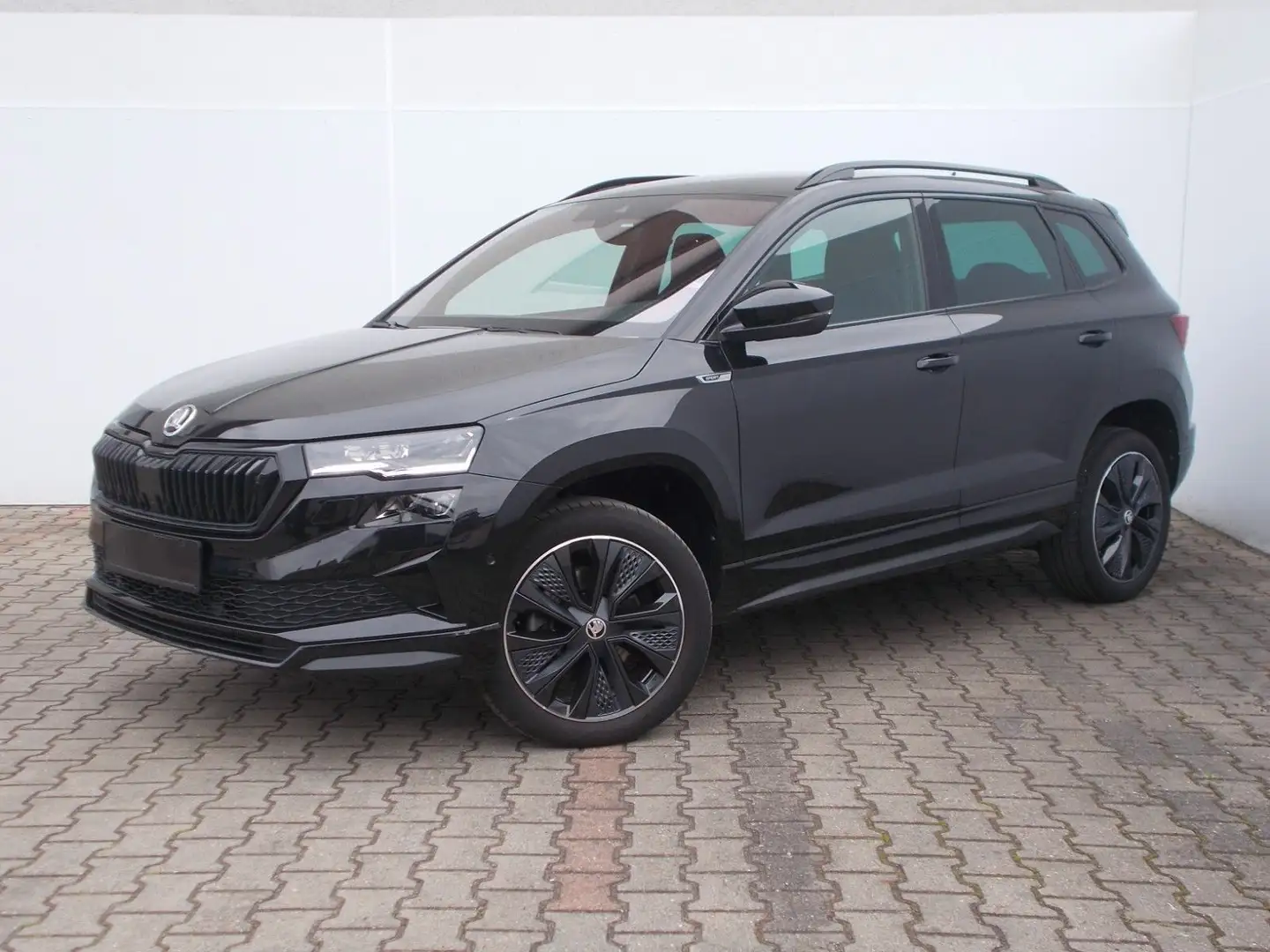 Skoda Karoq 1.5 TSI Sportline * DSG * Navi *AHK *360° Schwarz - 2