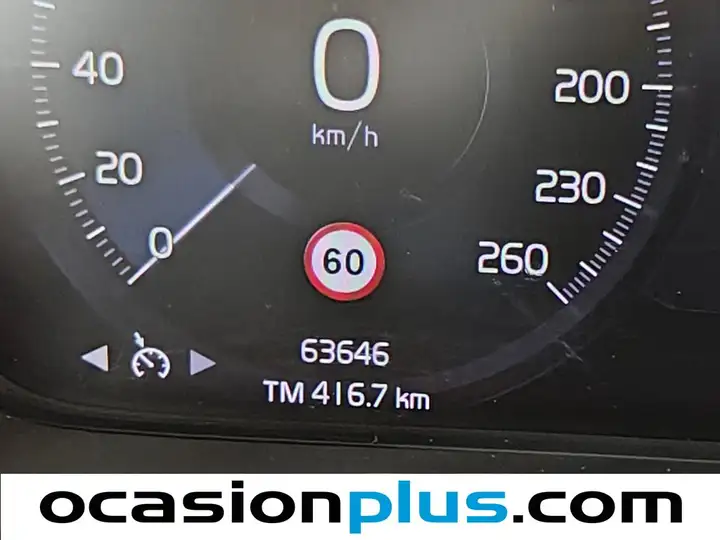 Volvo XC40 T2 Momentum Core man 2021, foto 9