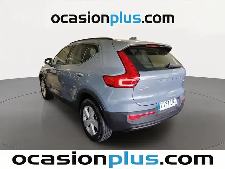 Volvo XC40 T2 Momentum Core man 2021, foto 3