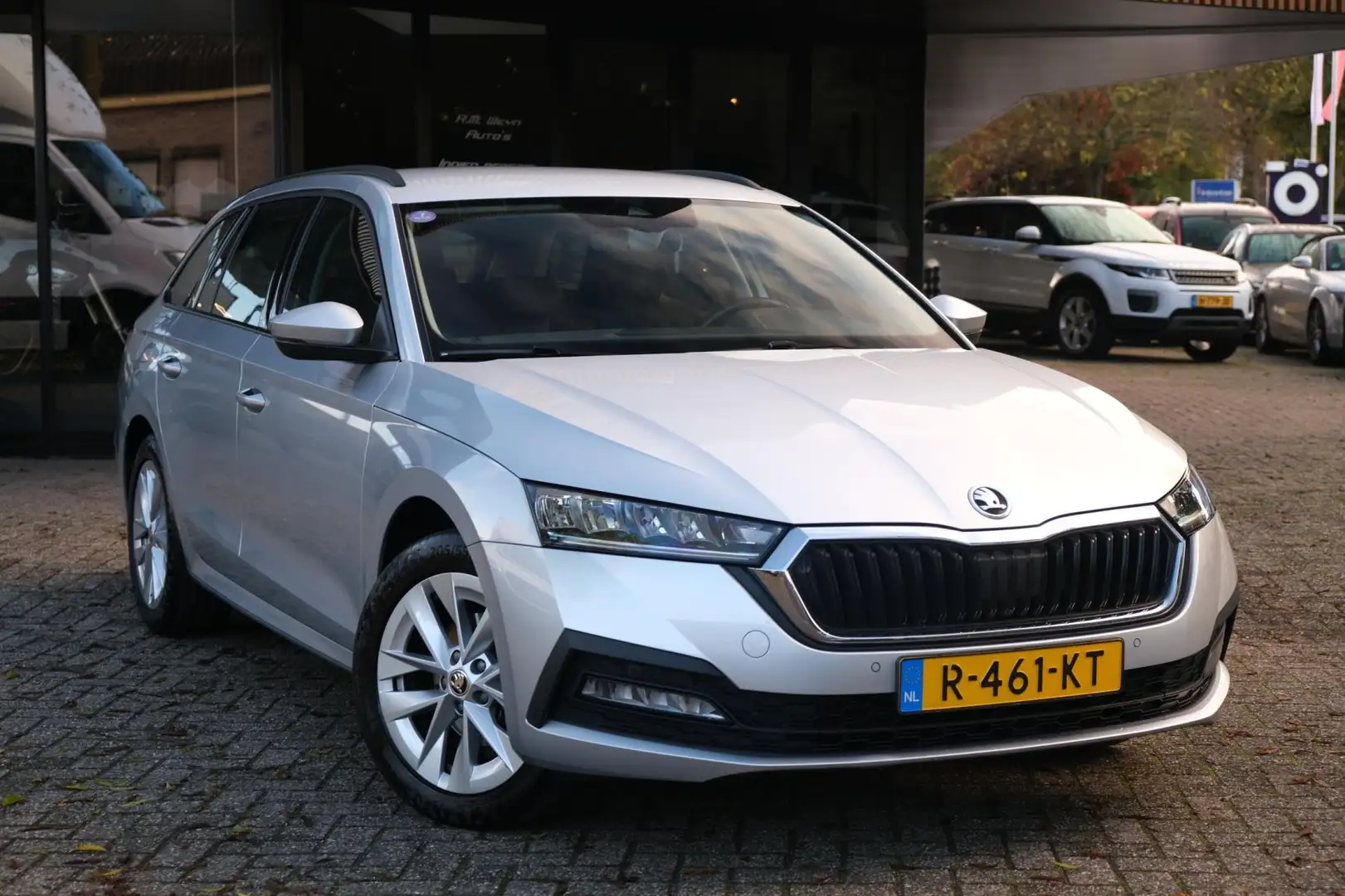 Skoda Octavia Combi 1.0 e-TSI Business Edition/Trekhaak/Keyless/ Grau - 2