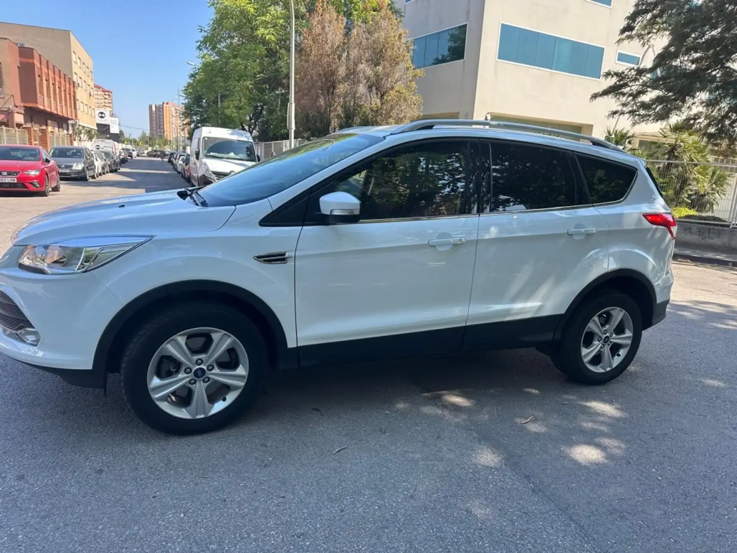 Ford Kuga 2.0TDCI Titanium 4x2 120 Blanco - 1