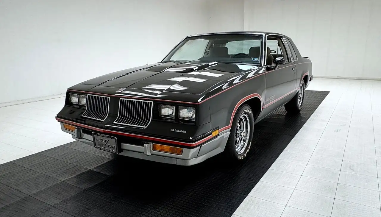 Oldsmobile Cutlass Hurst/Olds 15th Anniversary 2 Door Hardtop, foto 1
