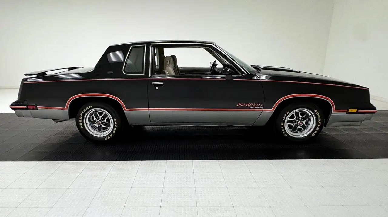 Oldsmobile Cutlass Hurst/Olds 15th Anniversary 2 Door Hardtop, foto 6