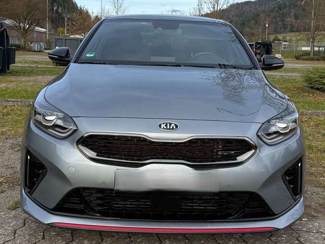 Kia Ceed / cee'd Ceed 1.6 GT DCT7*Navi*PANO*LED*ACC*SHZ*PDC*CAM*
