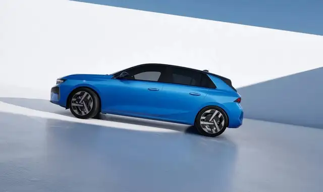Opel Astra view 8