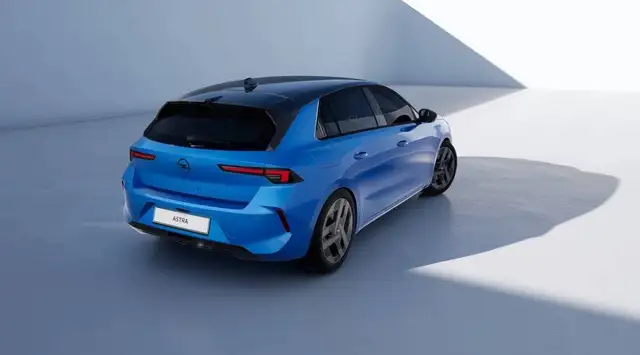 Opel Astra view 5