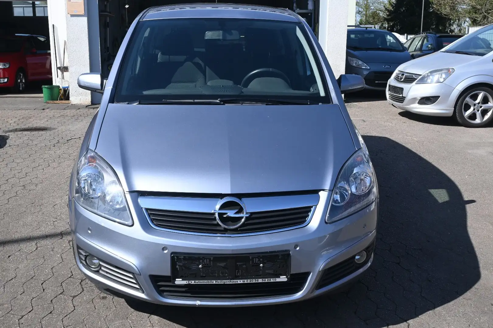 Opel Zafira B Edition*7Sitze*Temp*PDC*1Hand*Erst69tkm Silber - 1
