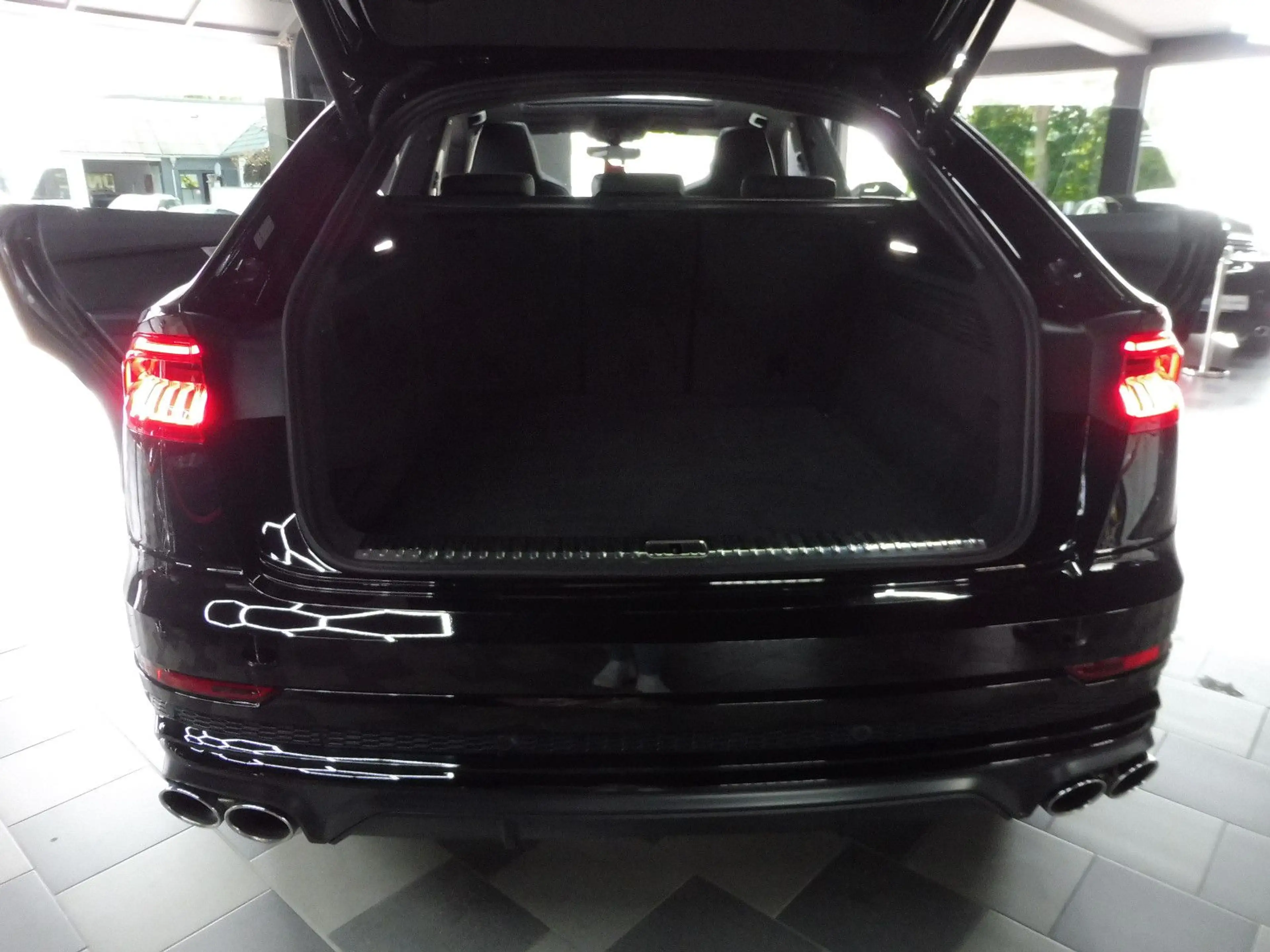 Audi SQ8 4.0 TFSI quattro B&O/Pano/Matrix/23 Zoll/Kam — photo 14