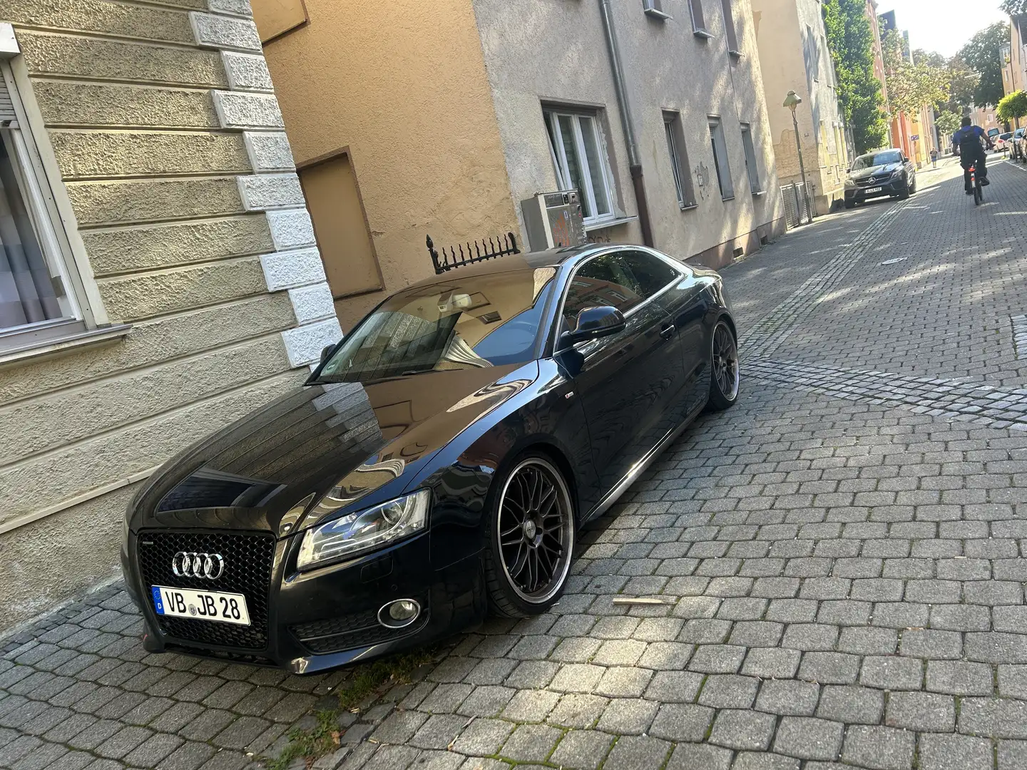 Audi A5 2.0 TFSI quattro (155kW) Schwarz - 1
