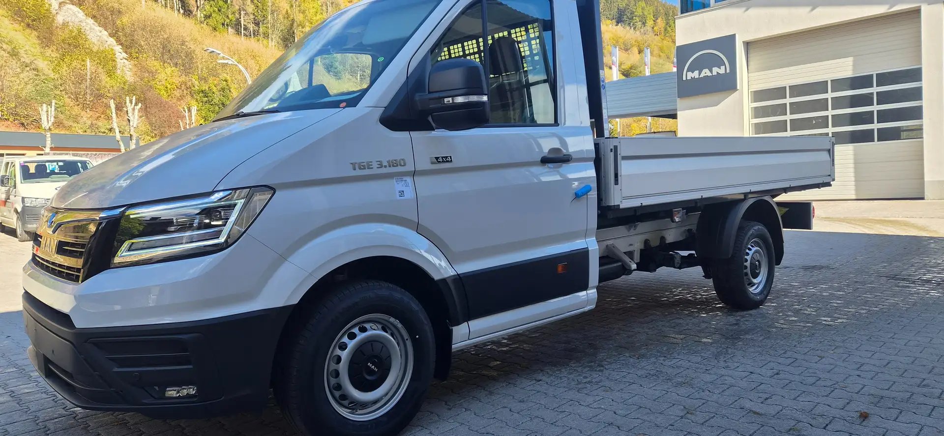 MAN TGE 3.180 Einzelkabine Allrad Weiß - 1