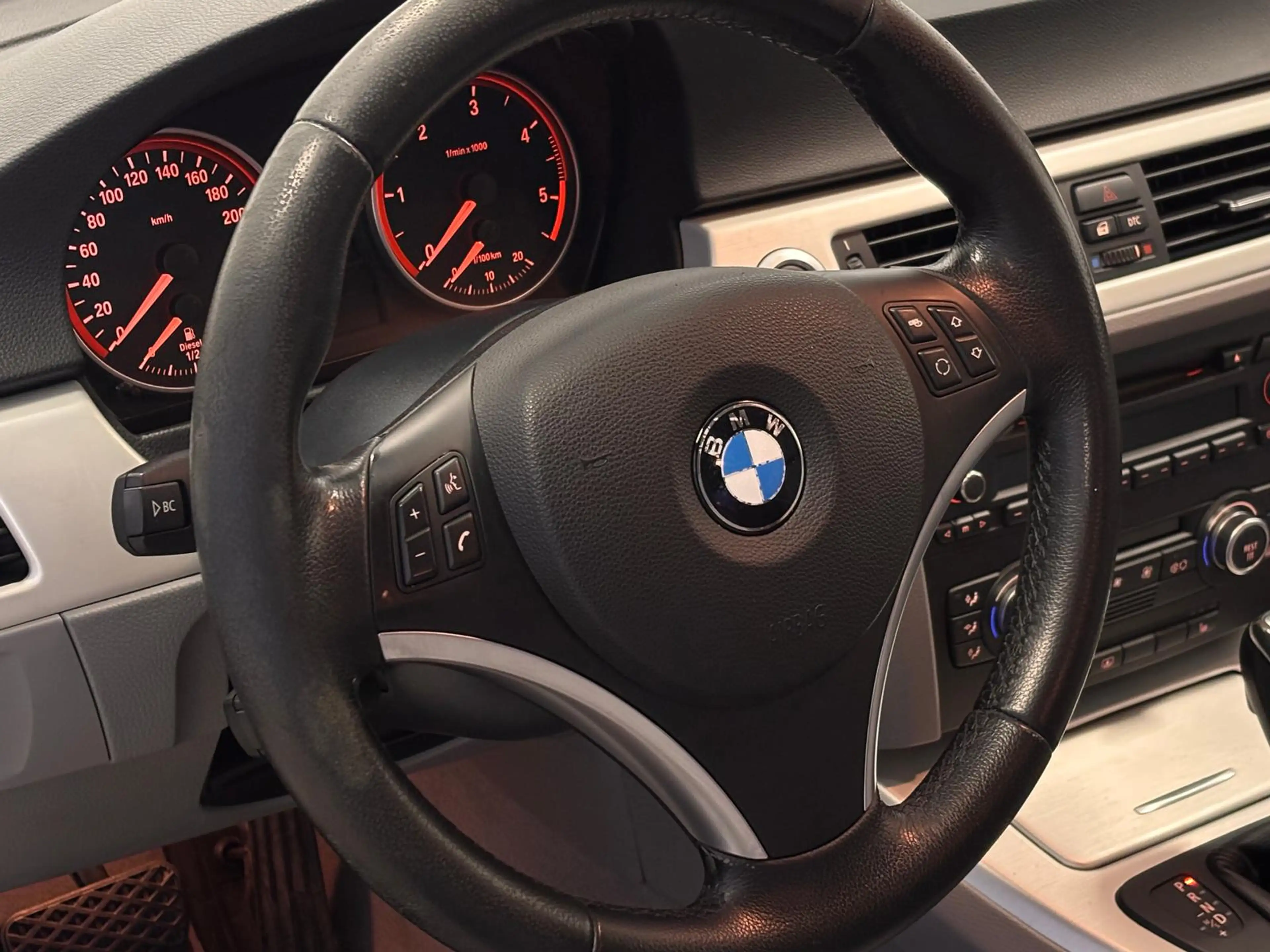 BMW 325 d *Klimaautomatik*Xenon*19 Zoll*PDC* — photo 15