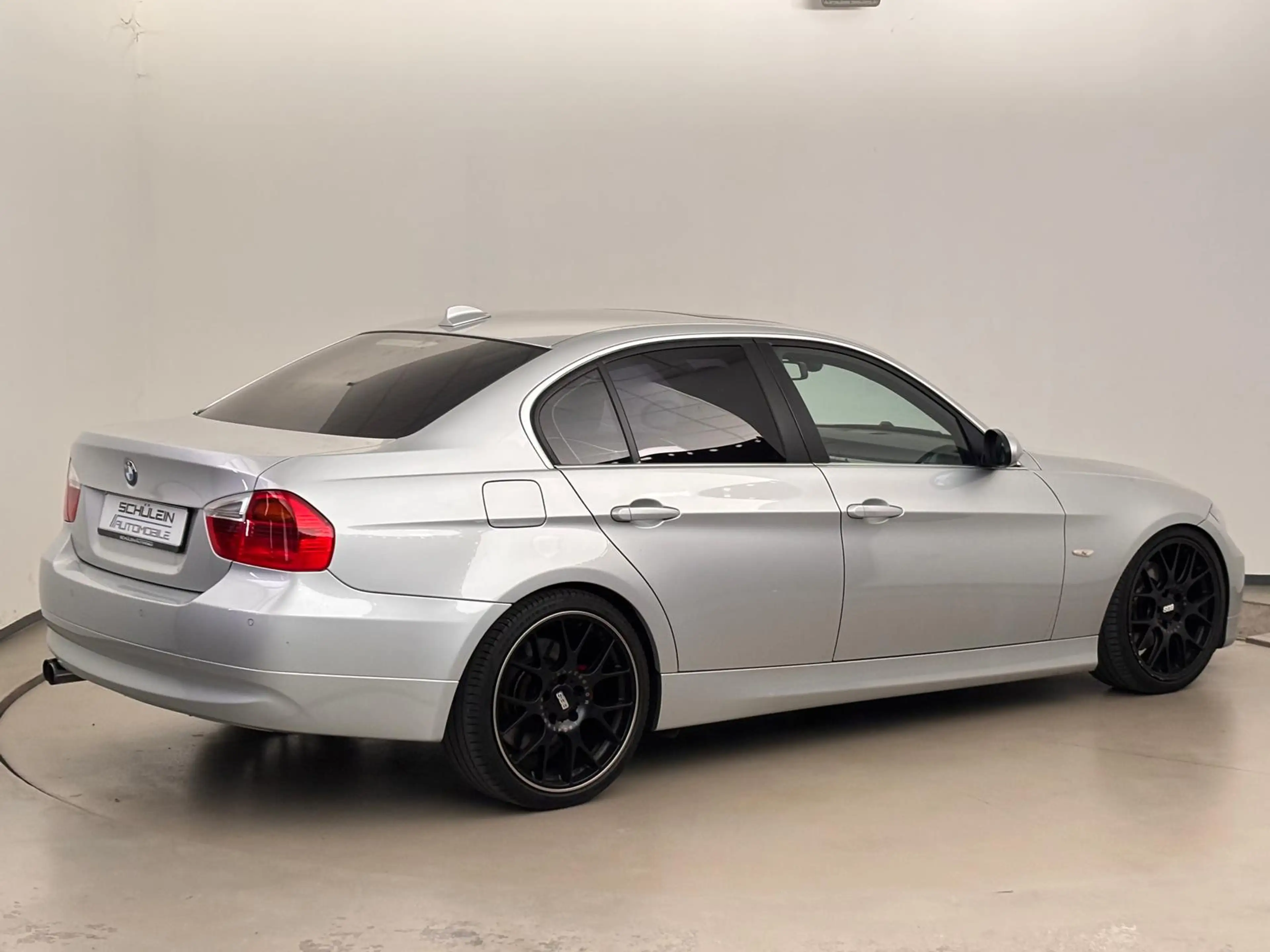 BMW 325 d *Klimaautomatik*Xenon*19 Zoll*PDC* — photo 6