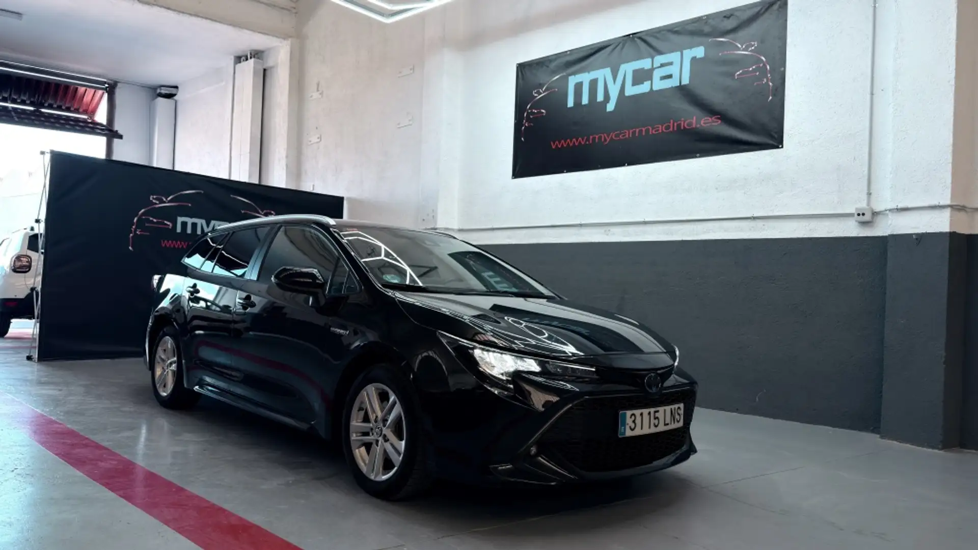 Toyota Corolla Touring Sports 125H Business Plus Negro - 1