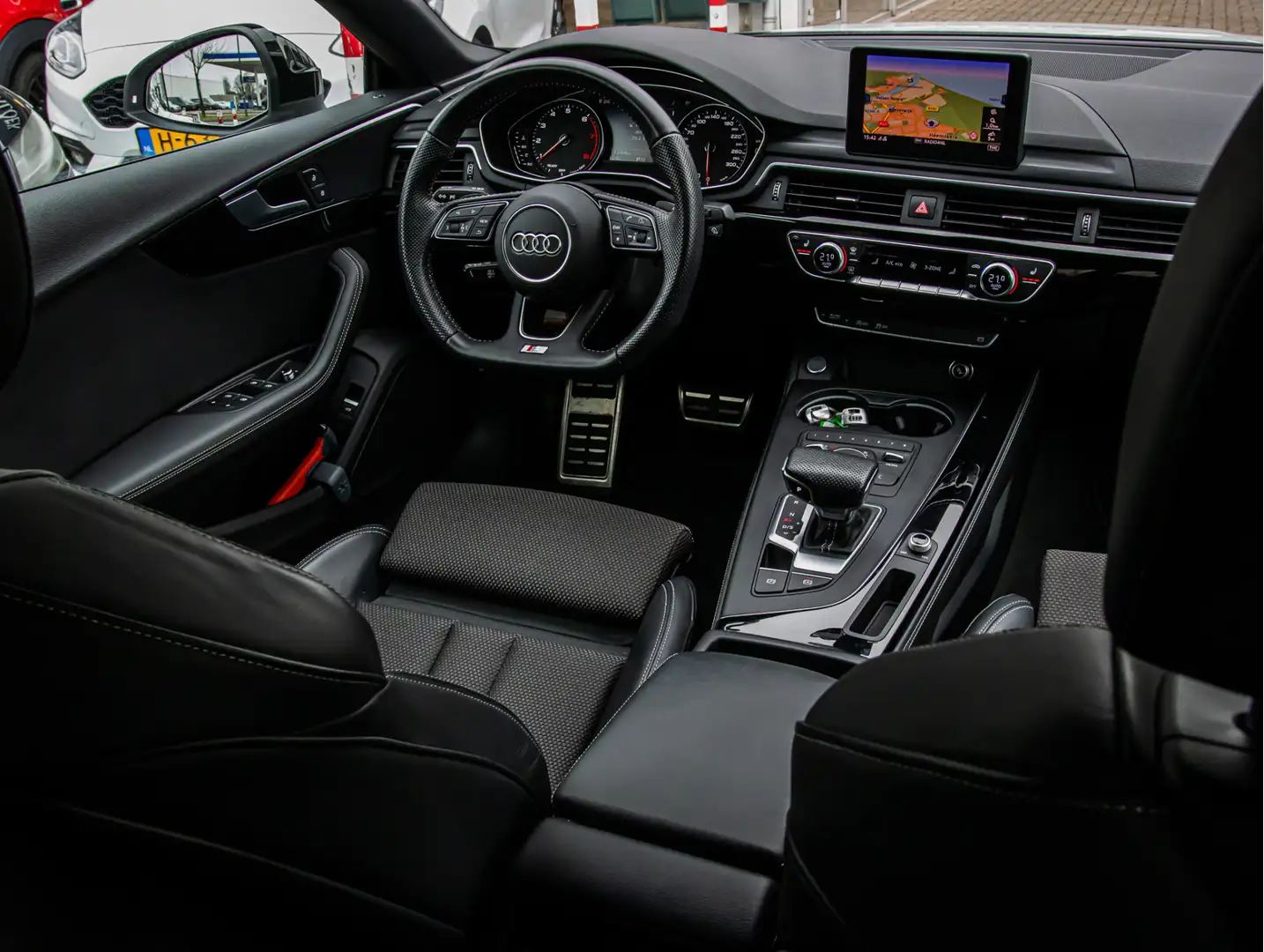 Audi A5 Sportback 2.0 35 TFSI Sport S-line black edition O Wit - 2