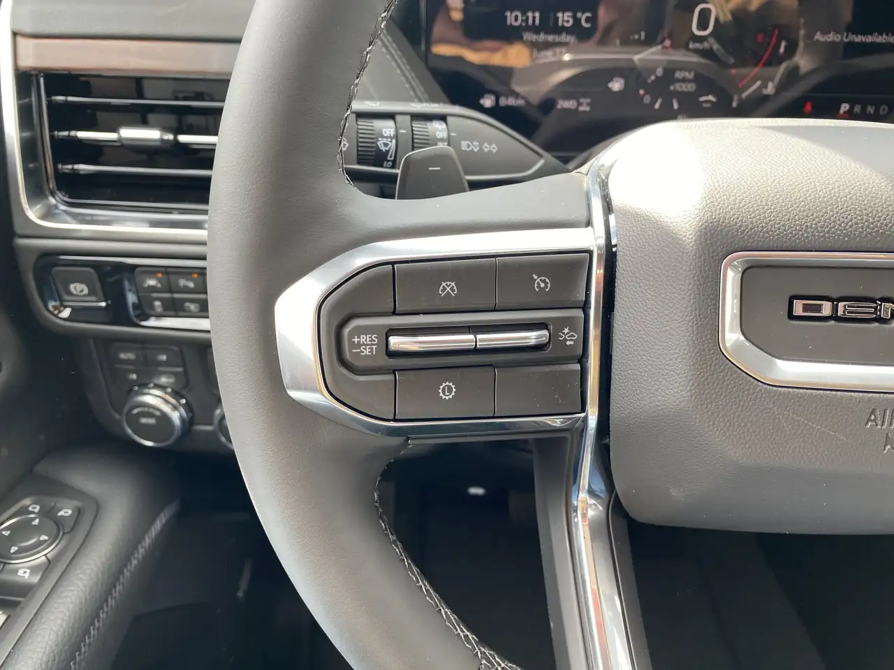 GMC Yukon photo GMC Yukon