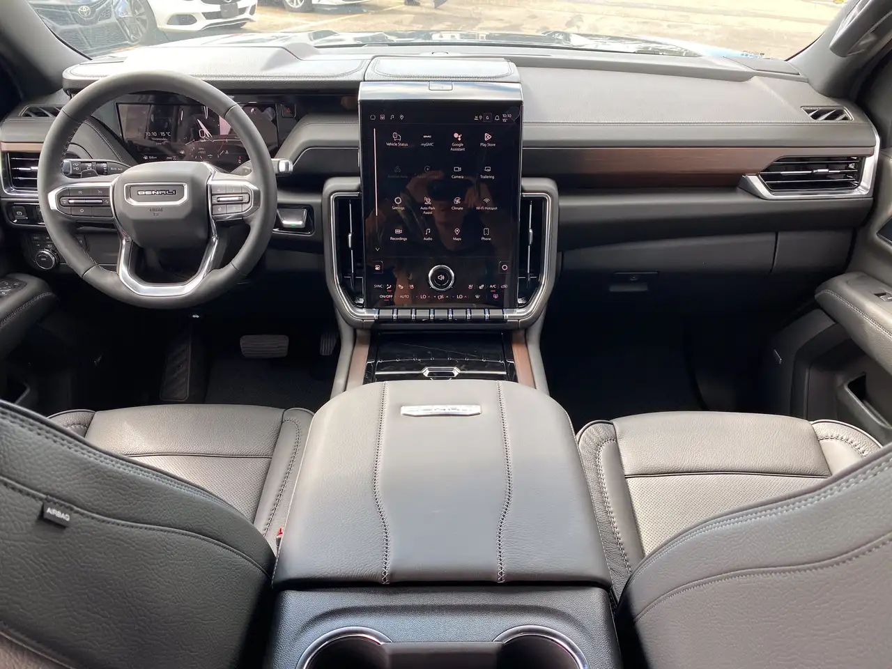GMC Yukon photo GMC Yukon