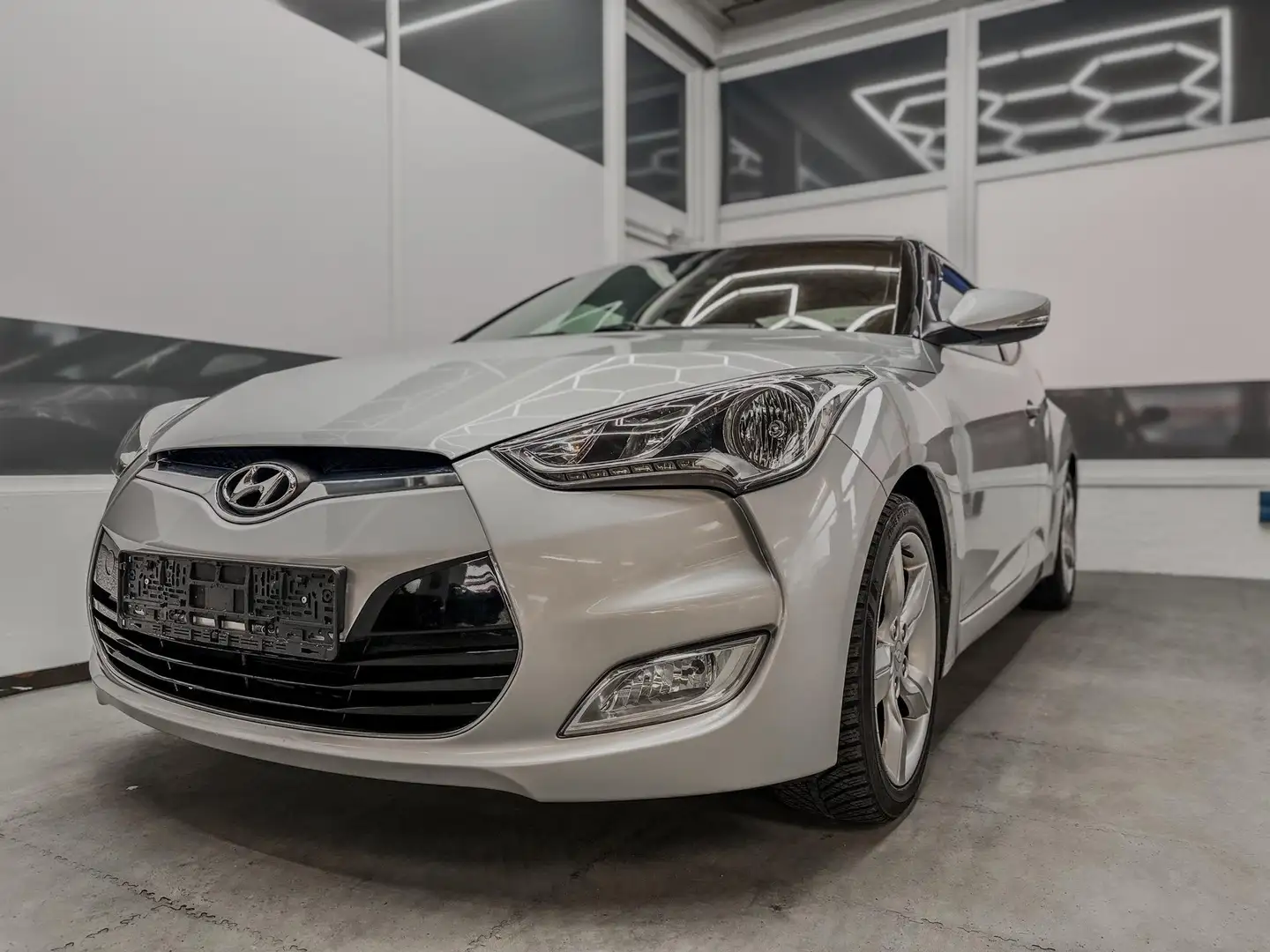 Hyundai VELOSTER 1.6 GDi STYLE RADIO KLIMA EL.PAKET 1.6 GDi 103k... siva - 1