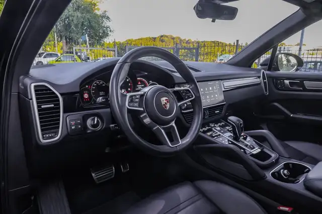 Porsche Cayenne view 10