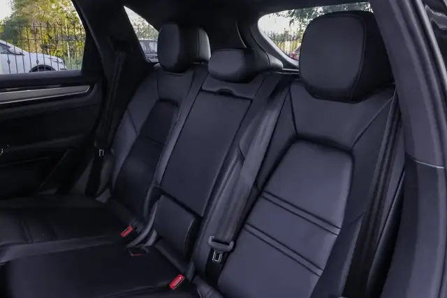 Porsche Cayenne view 12