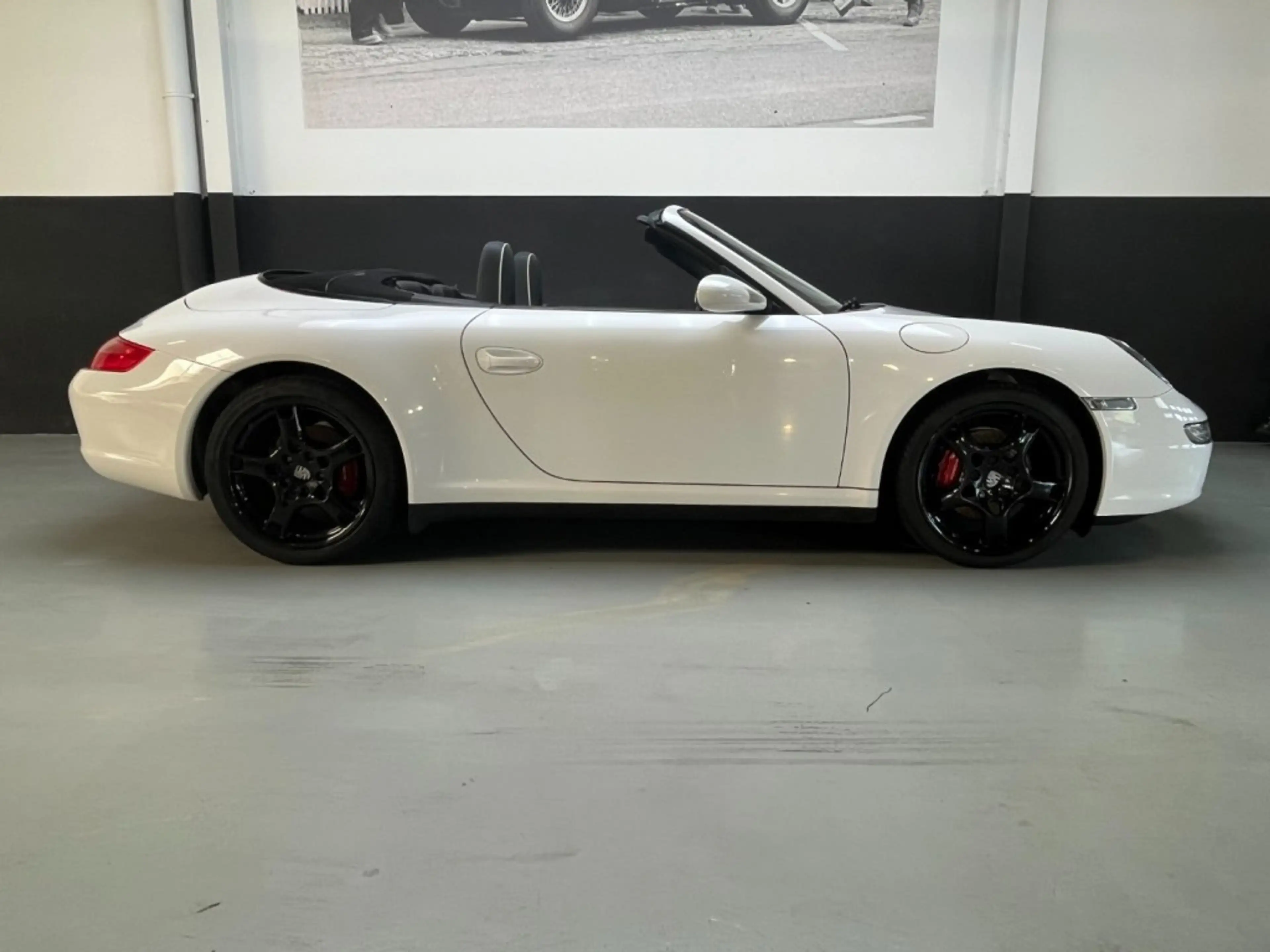Porsche 997 Carrera 4 Cabriolet (997) â Timeless Elegance — photo 3