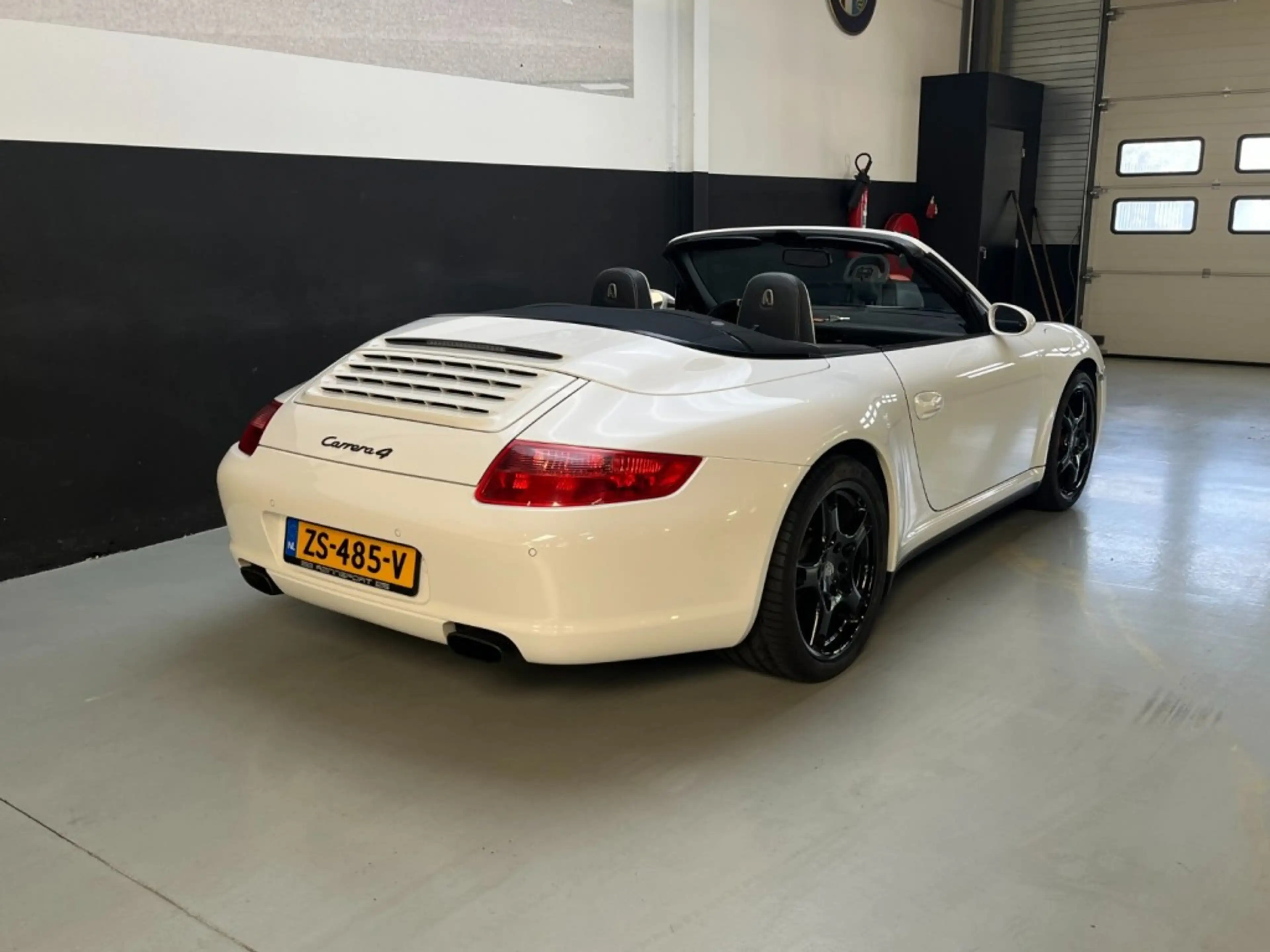 Porsche 997 Carrera 4 Cabriolet (997) â Timeless Elegance — photo 4