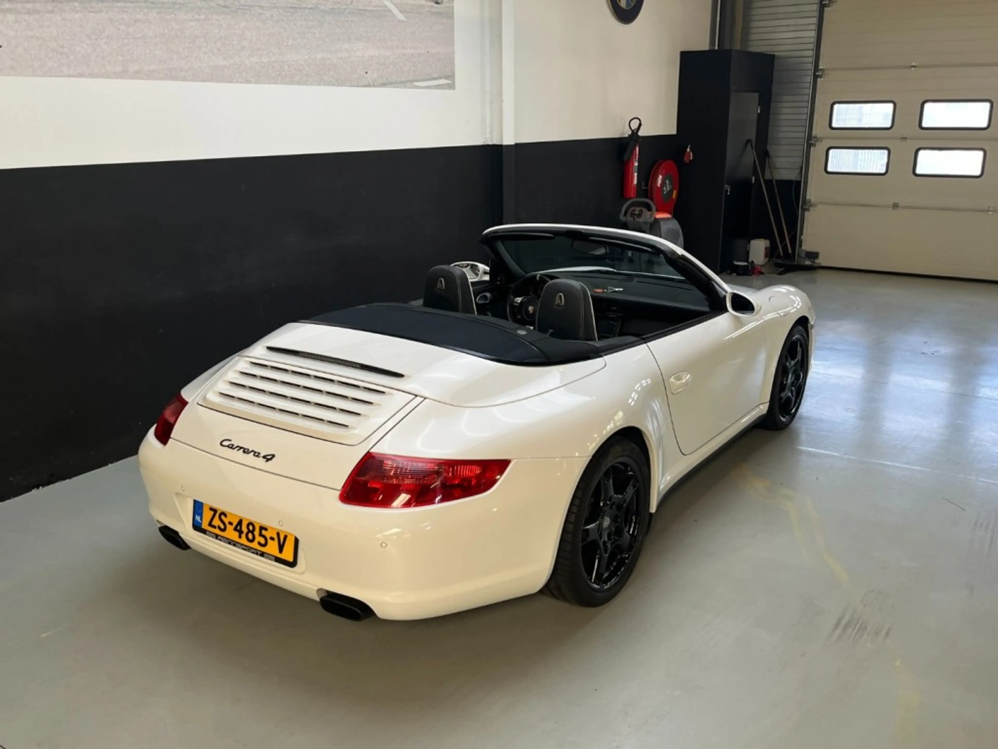 Porsche 997 Carrera 4 Cabriolet (997) â Timeless Elegance — photo 38