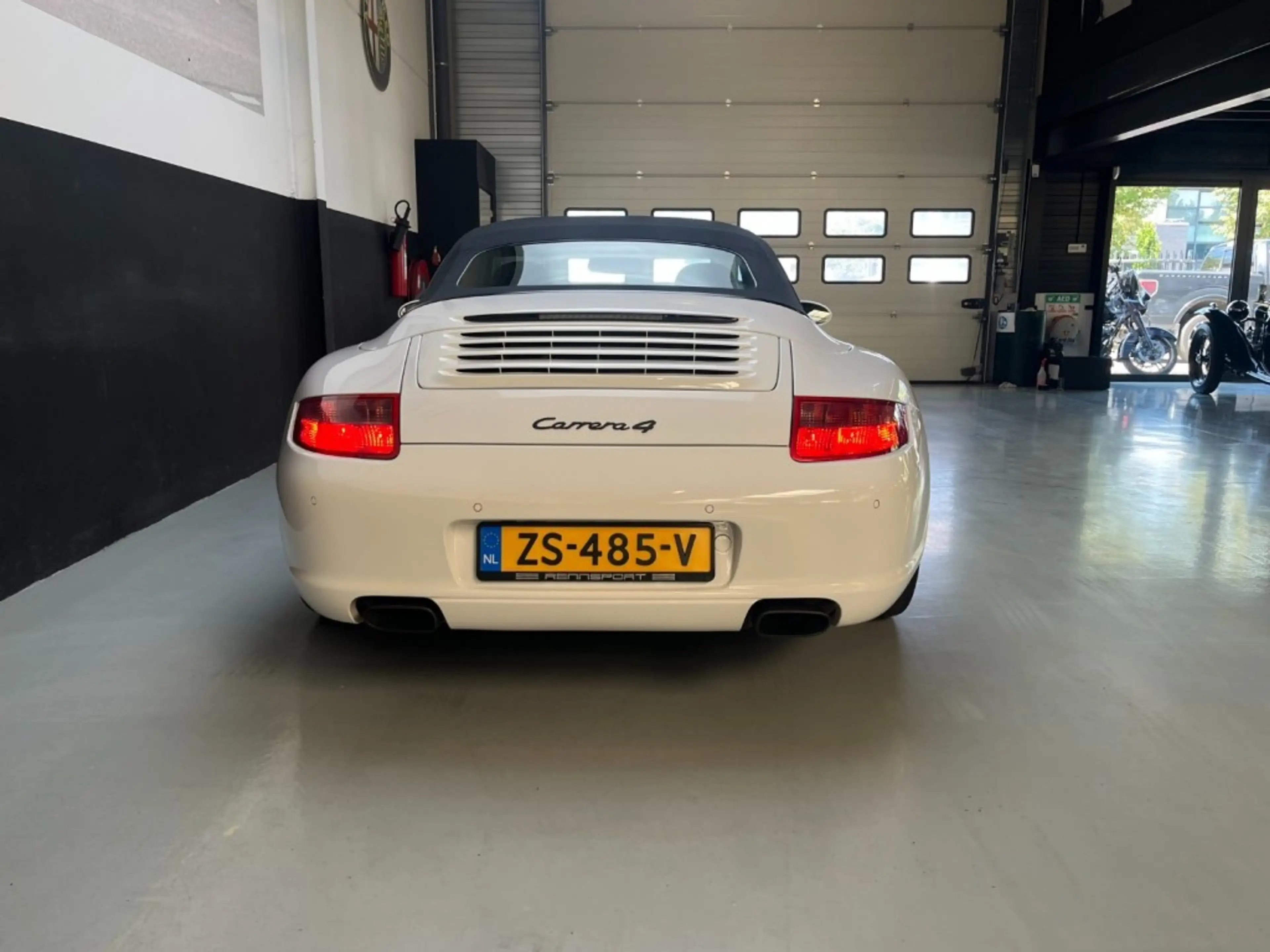 Porsche 997 Carrera 4 Cabriolet (997) â Timeless Elegance — photo 24