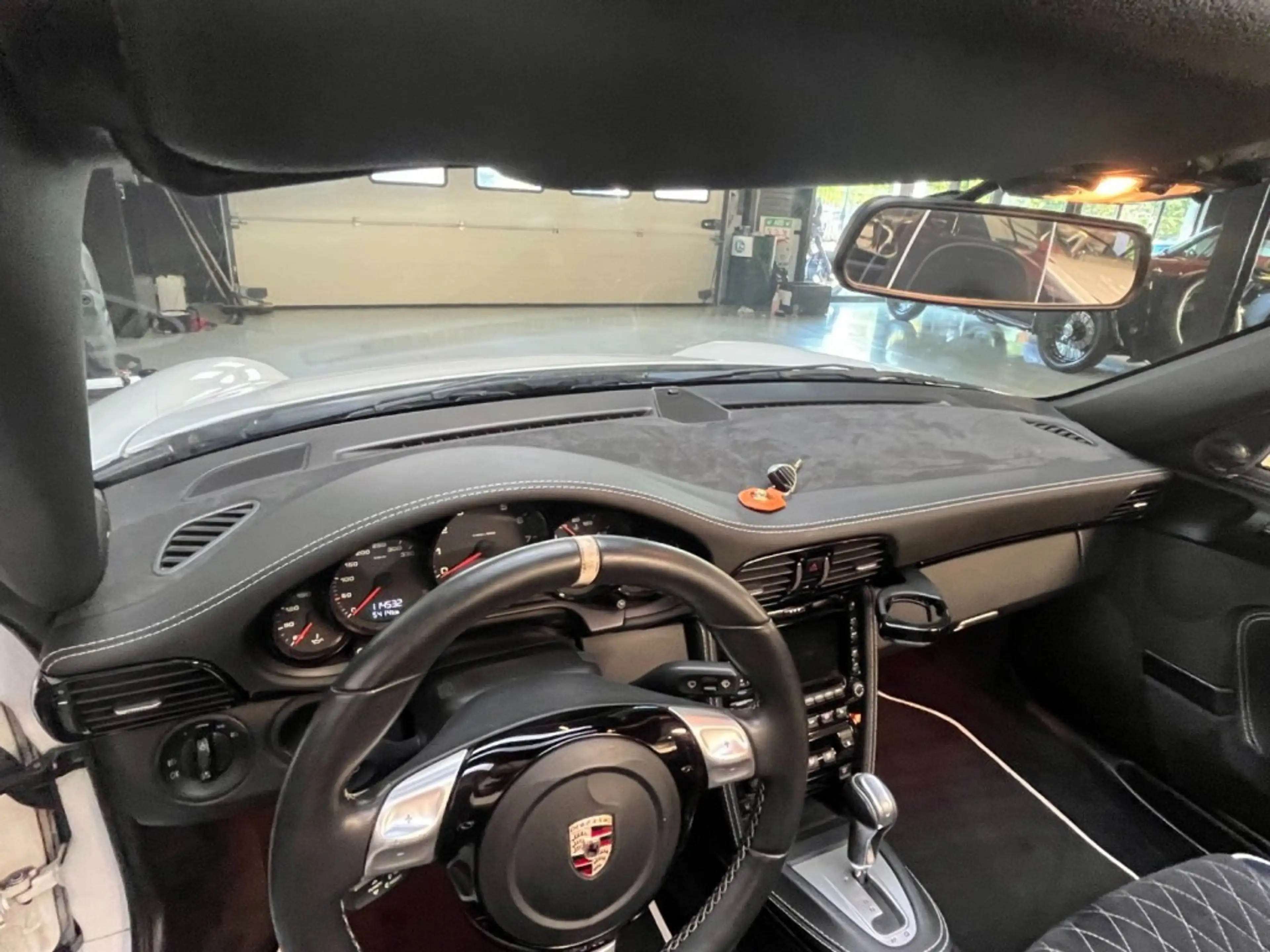 Porsche 997 Carrera 4 Cabriolet (997) â Timeless Elegance — photo 14
