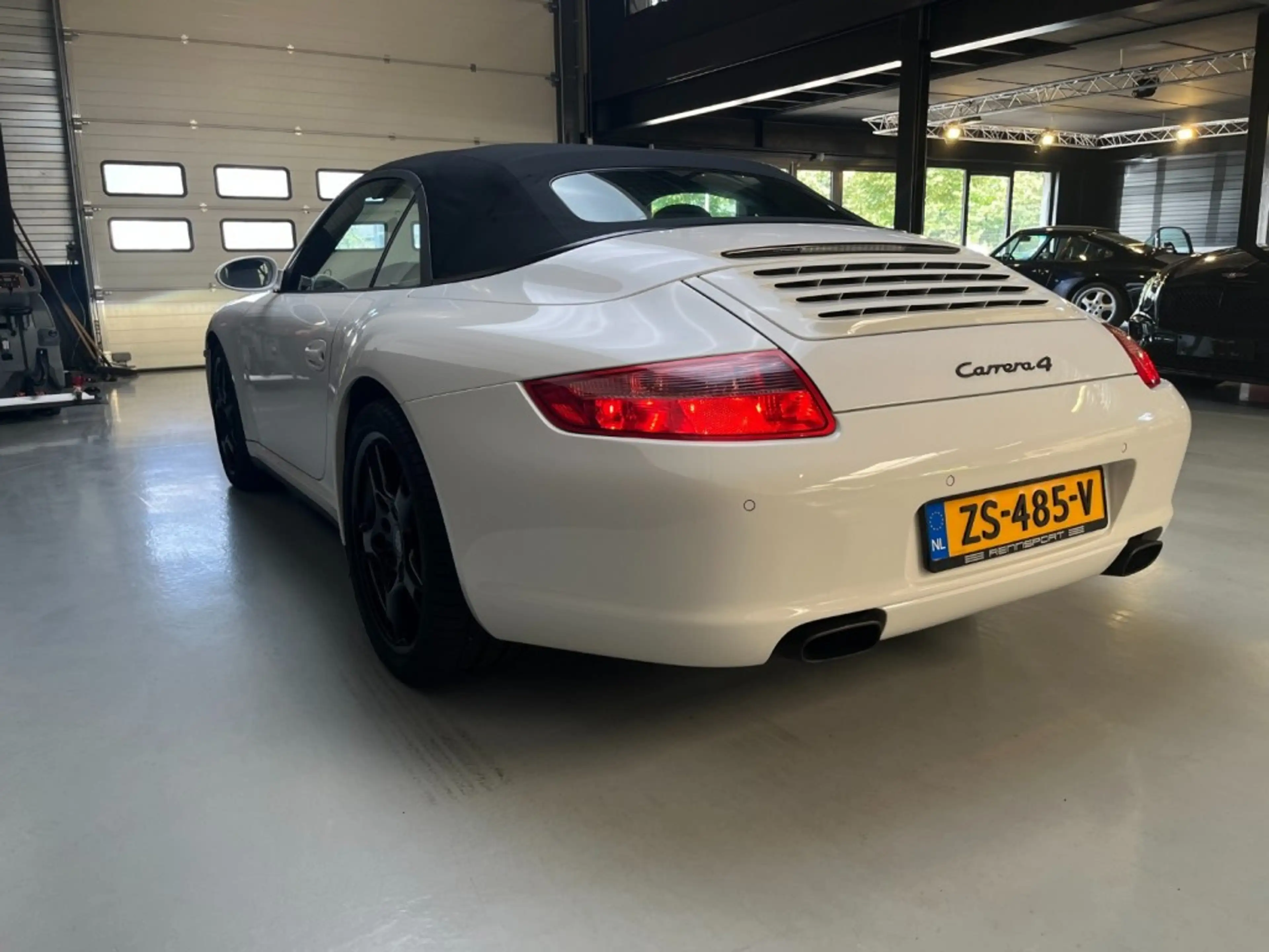 Porsche 997 Carrera 4 Cabriolet (997) â Timeless Elegance — photo 26