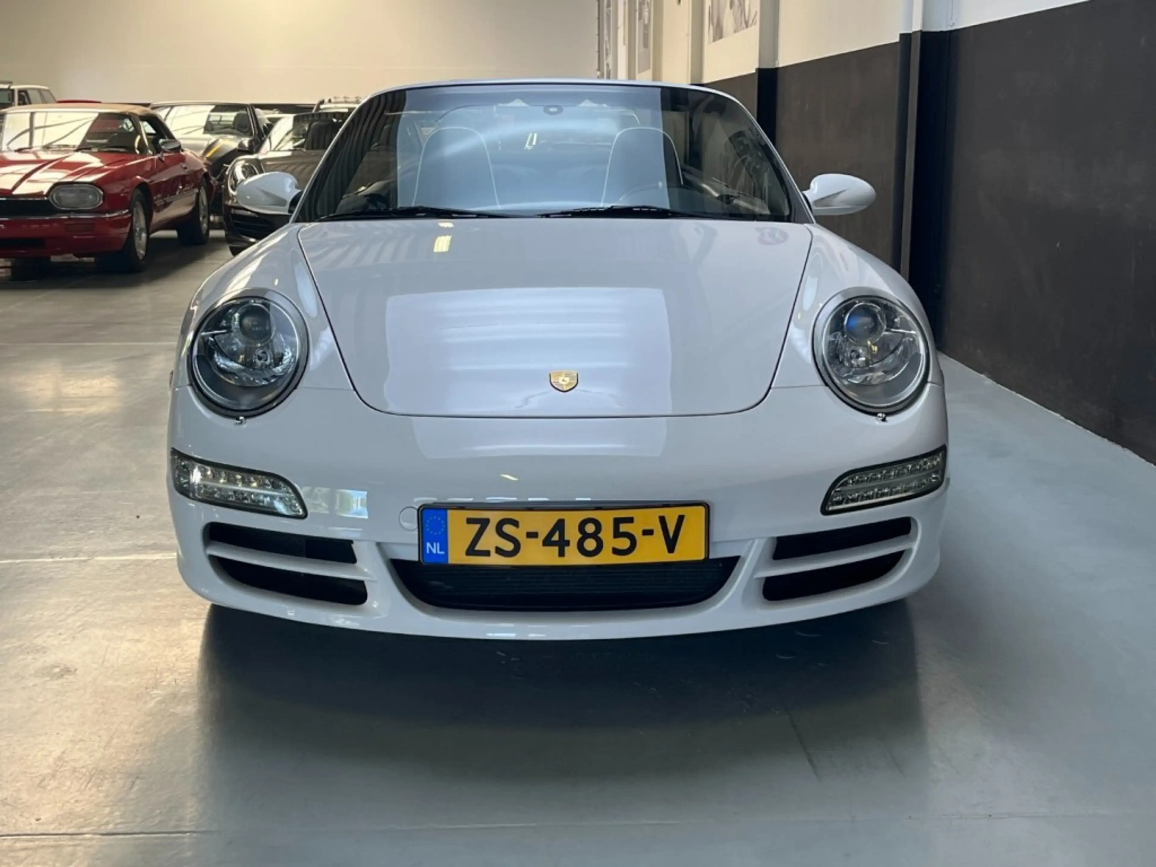 Porsche 997 Carrera 4 Cabriolet (997) â Timeless Elegance — photo 31