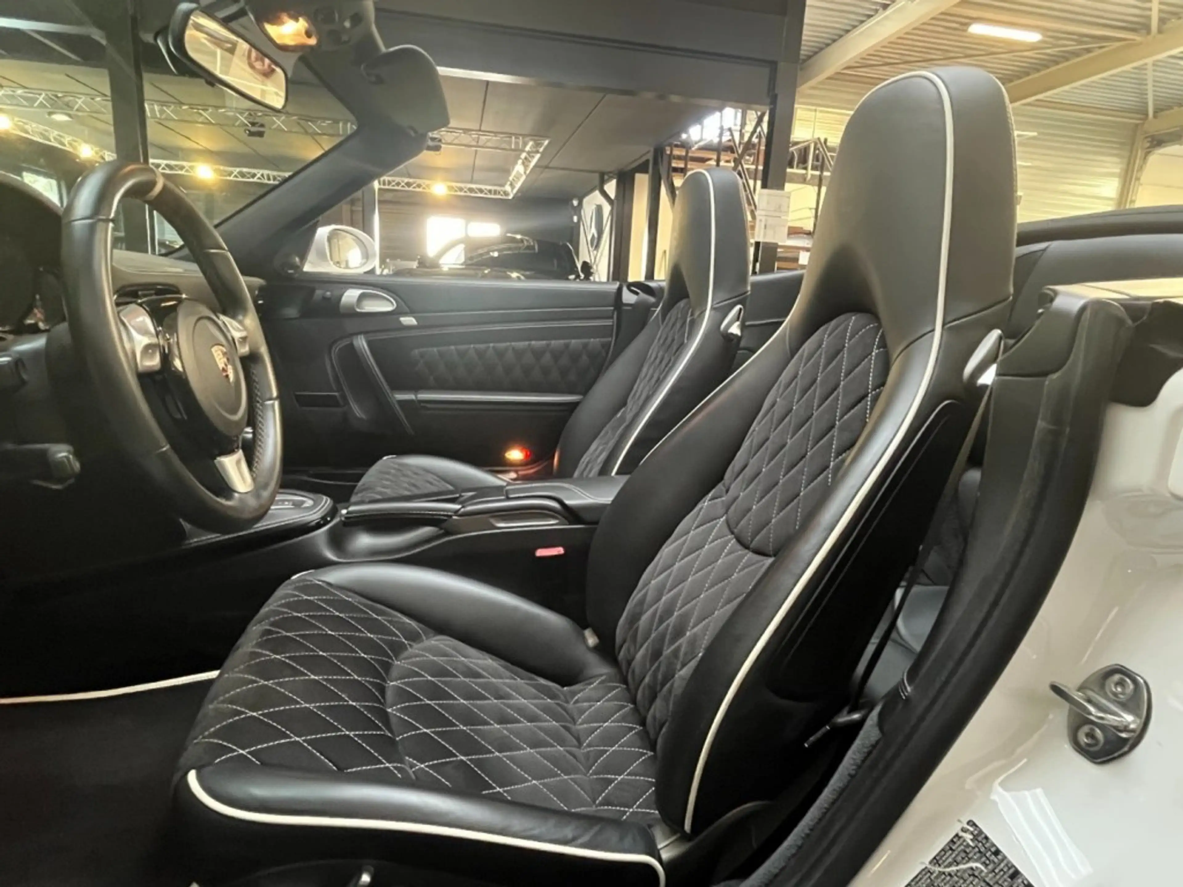 Porsche 997 Carrera 4 Cabriolet (997) â Timeless Elegance — photo 46