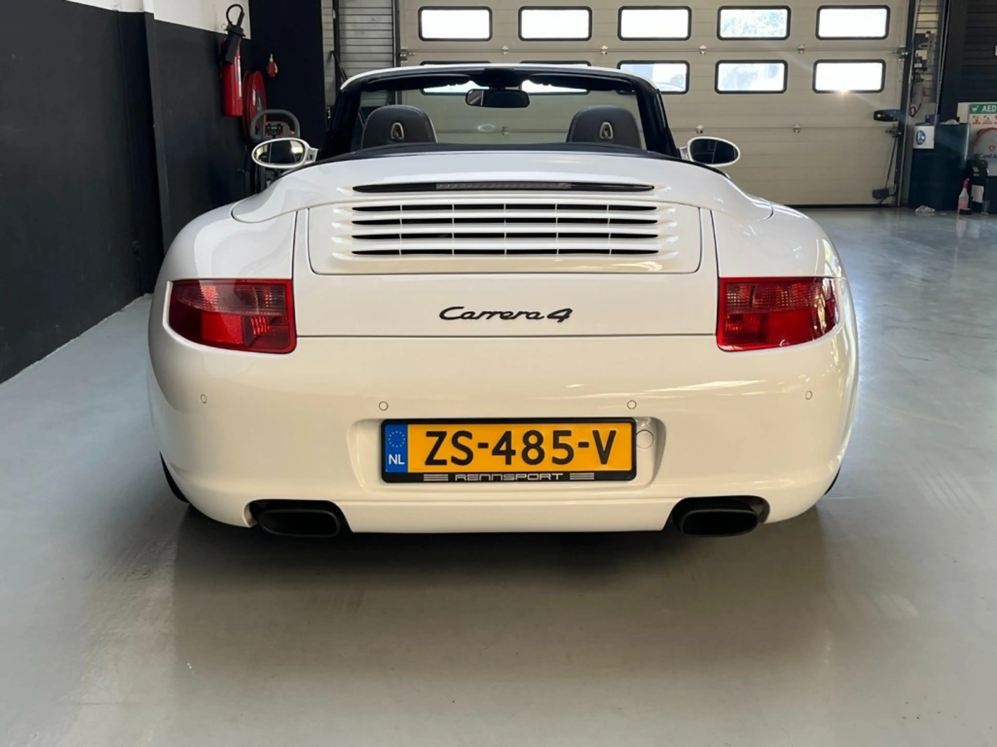 Porsche 997 Carrera 4 Cabriolet (997) â Timeless Elegance — photo 40