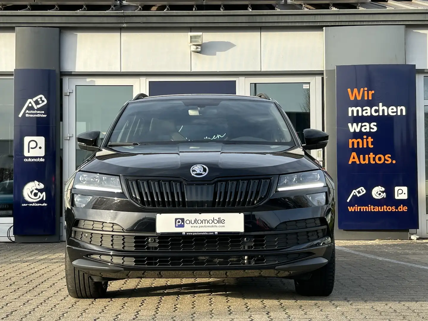 Skoda Karoq 1.5 TSI Sportline DSG*AHK*DCC*ACC* Zwart - 1