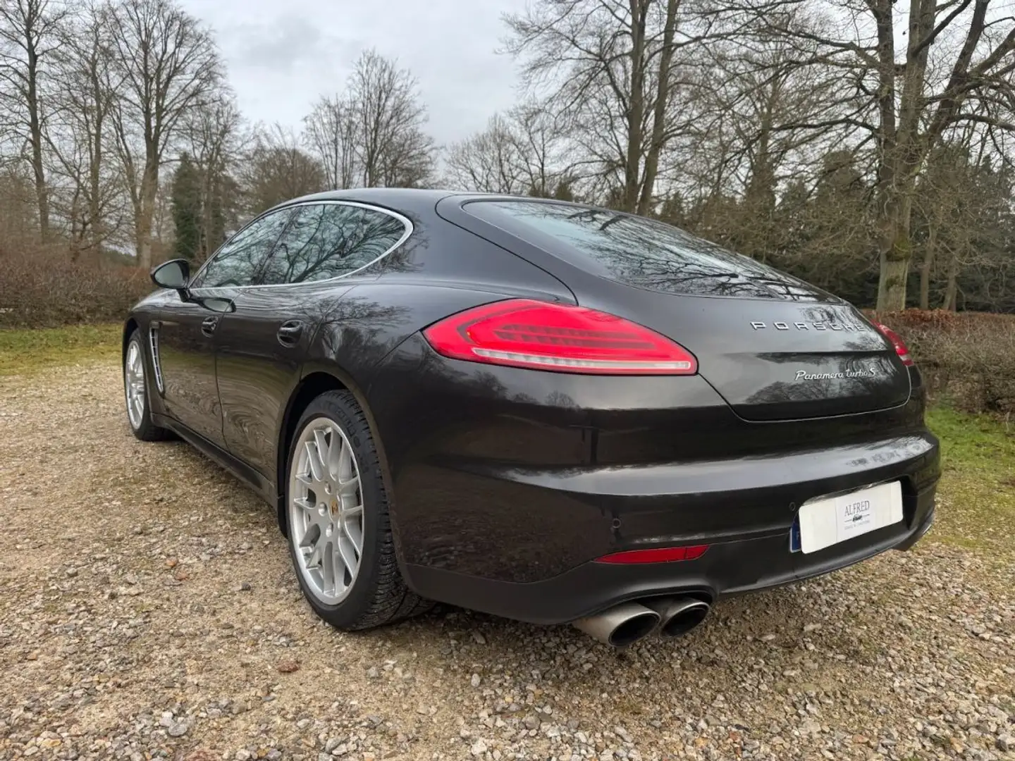 Porsche Panamera Turbo S 4.8 V8 570 Ch - 2