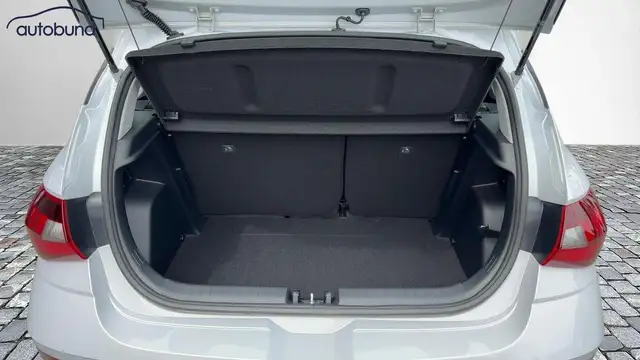 Hyundai i20 view 8