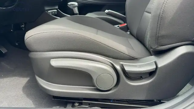 Hyundai i20 view 13