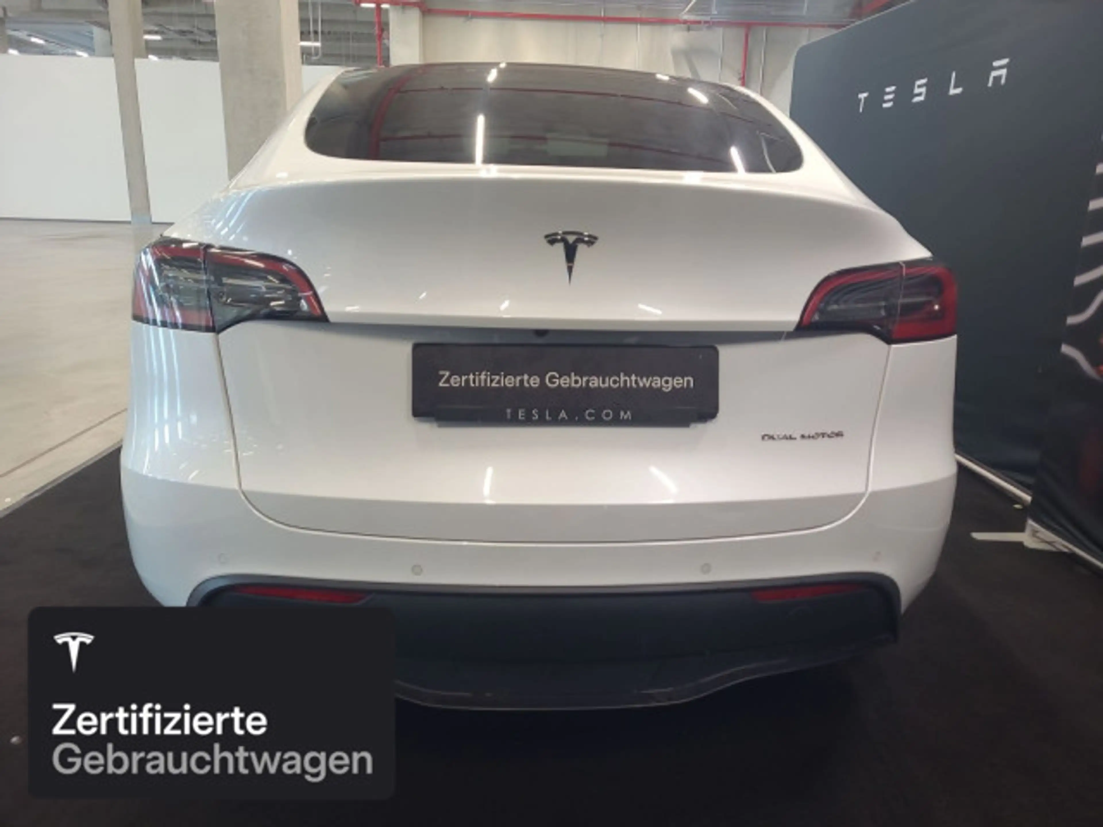 Tesla Model Y Long Range AWD — photo 6