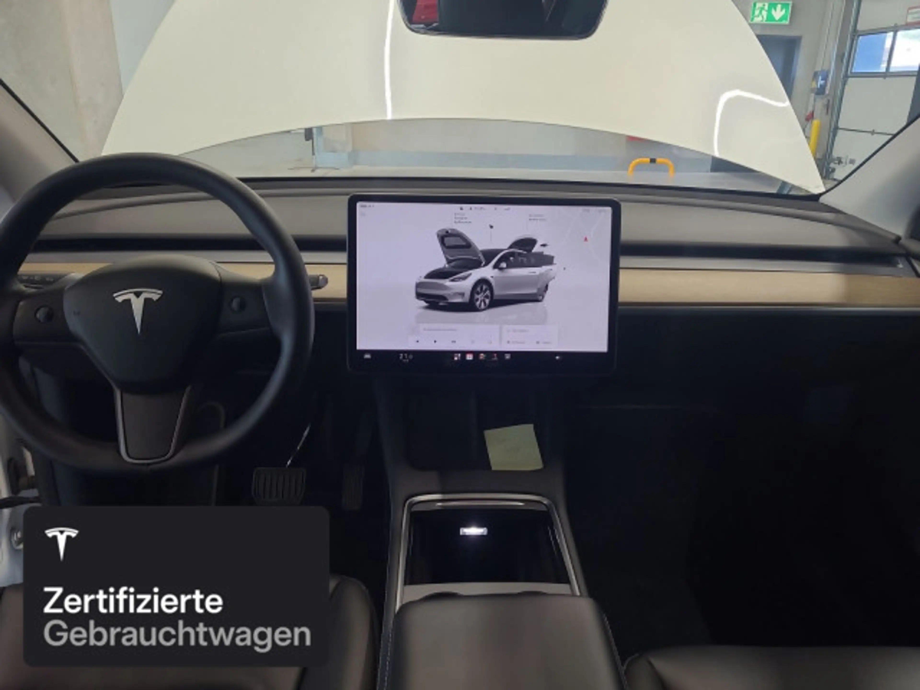 Tesla Model Y Long Range AWD — photo 14