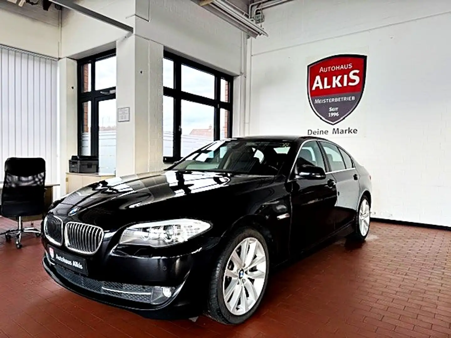 BMW 523 523i Aut. - 1