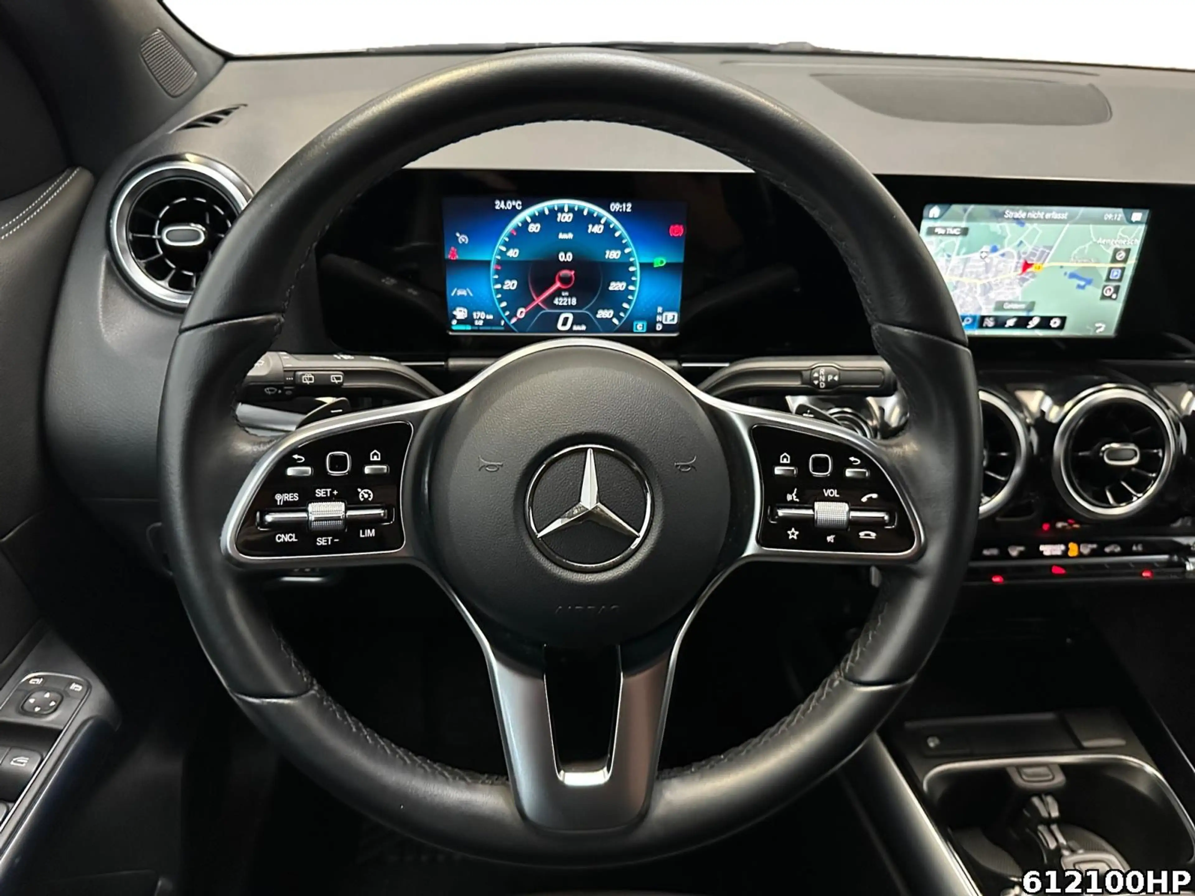 Mercedes-Benz GLA 200 Progressive Night AHK Kamera Soundsyst. — photo 6