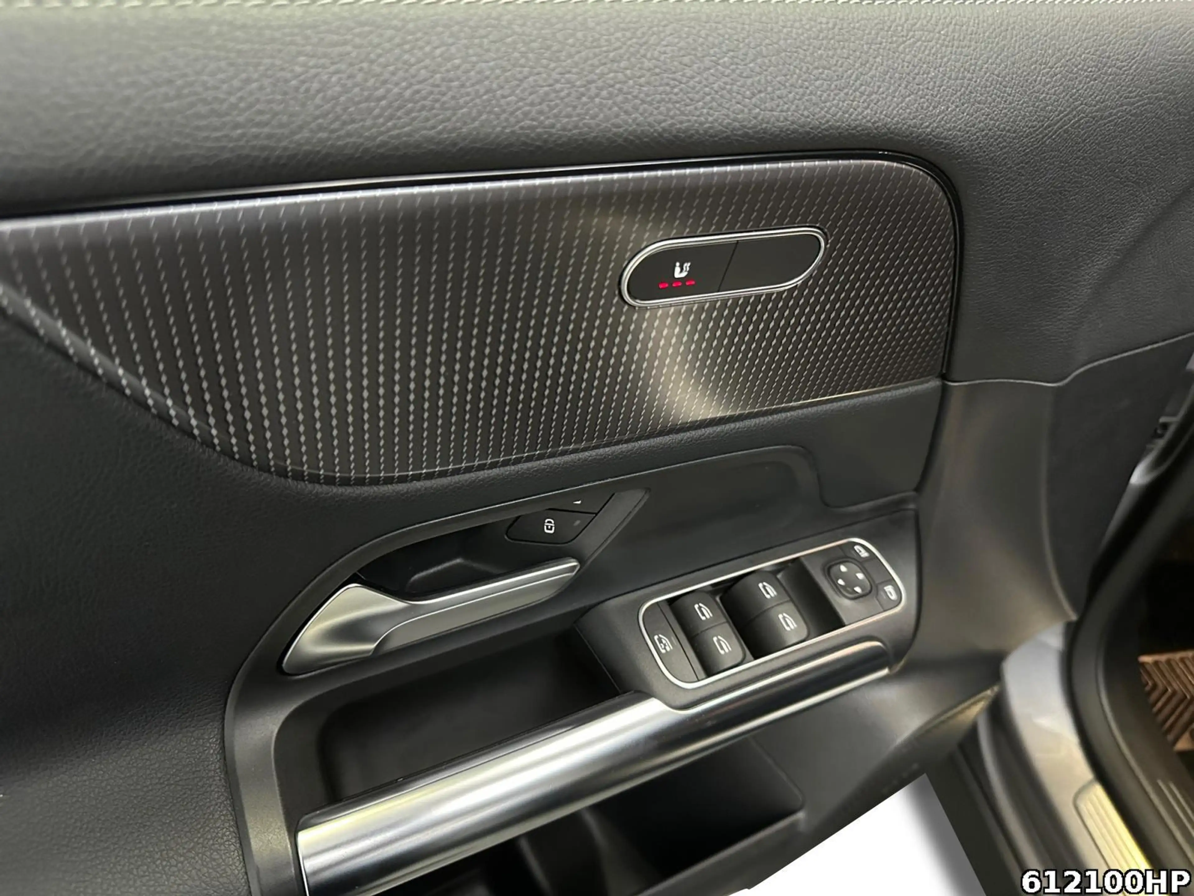 Mercedes-Benz GLA 200 Progressive Night AHK Kamera Soundsyst. — photo 11