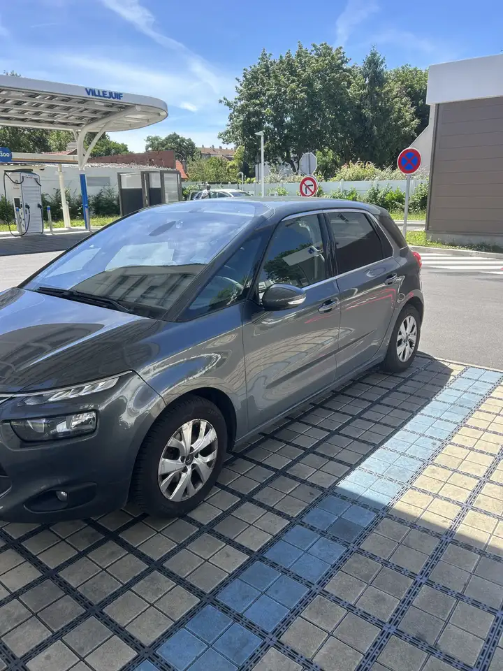 Citroen C4 Picasso PureTech 130 S\u0026S Attraction